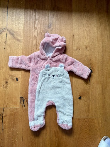Baby-Kuscheloverall